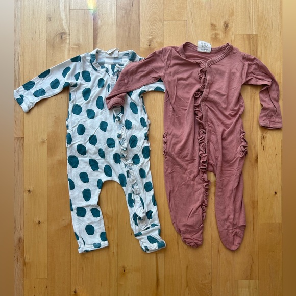 Softest Spearmint brand outfits with ruffle buns! - Picture 1 of 4